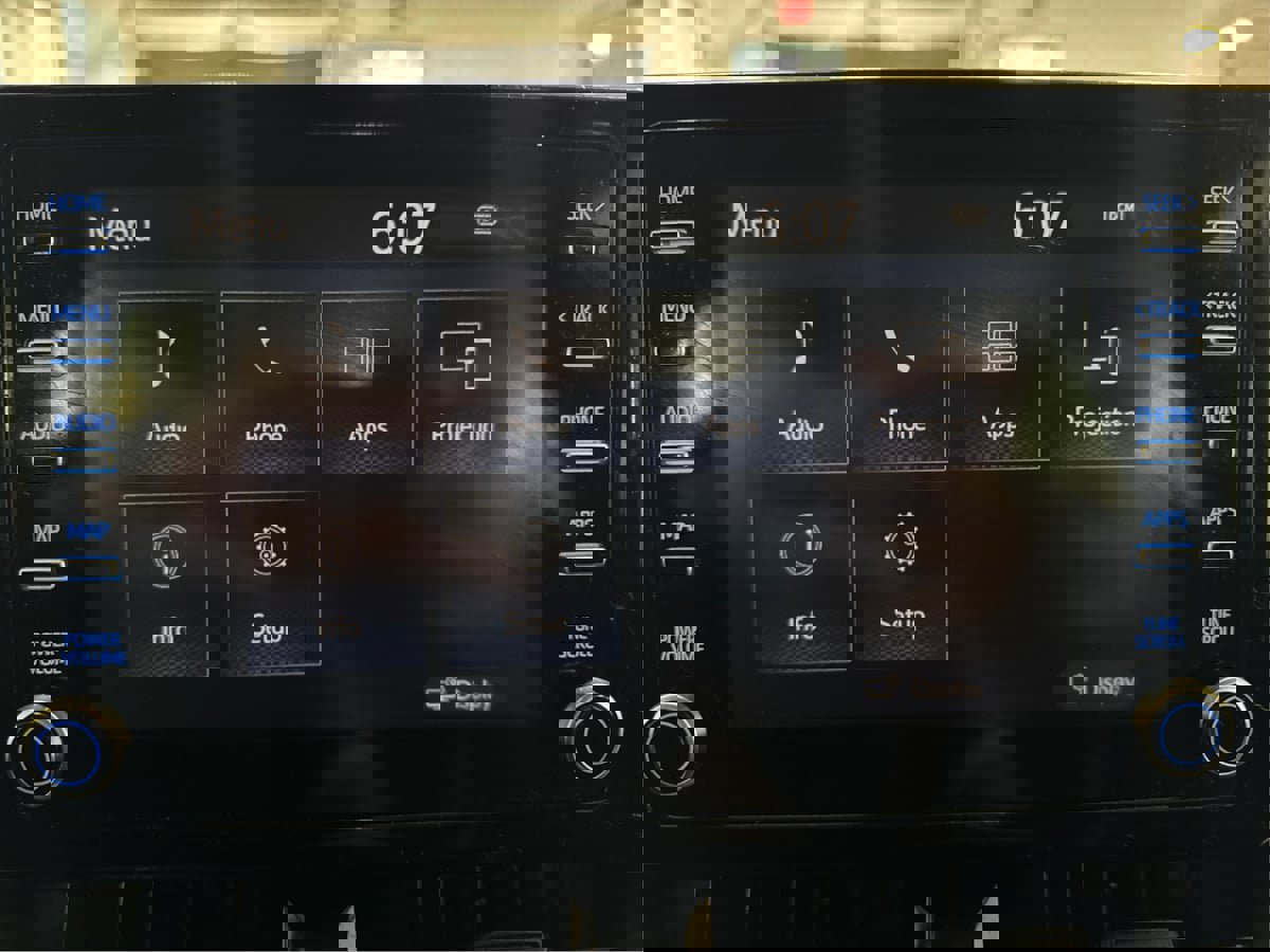 Used 2020 Toyota Corolla LE image 27