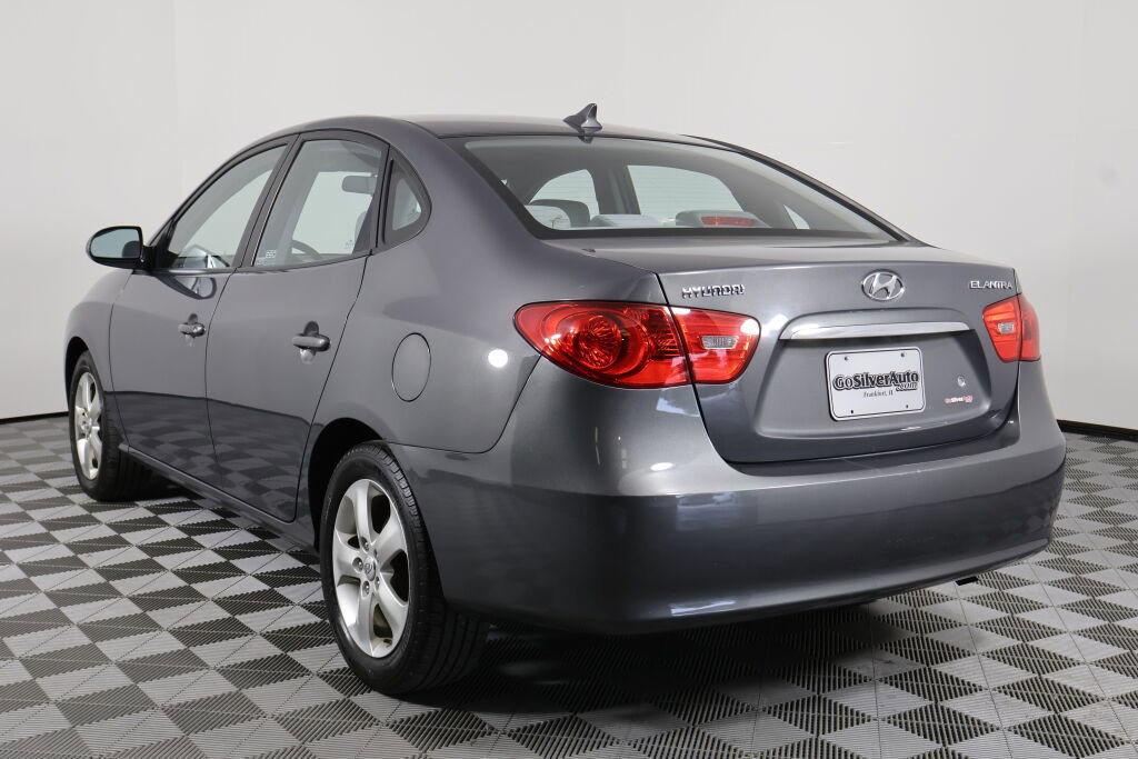 Used 2009 Hyundai Elantra SE FWD image 4