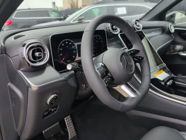 Used 2026 Mercedes-Benz GLC 300 image 2