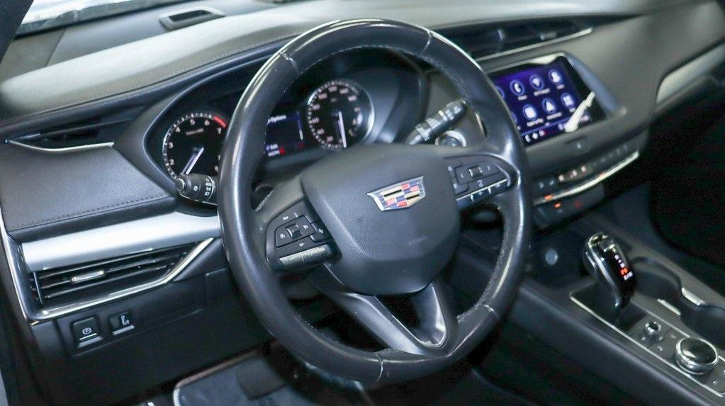 Used 2020 Cadillac XT4 Premium Luxury image 17