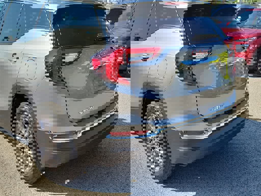 Used 2023 GMC Terrain SLT image 8