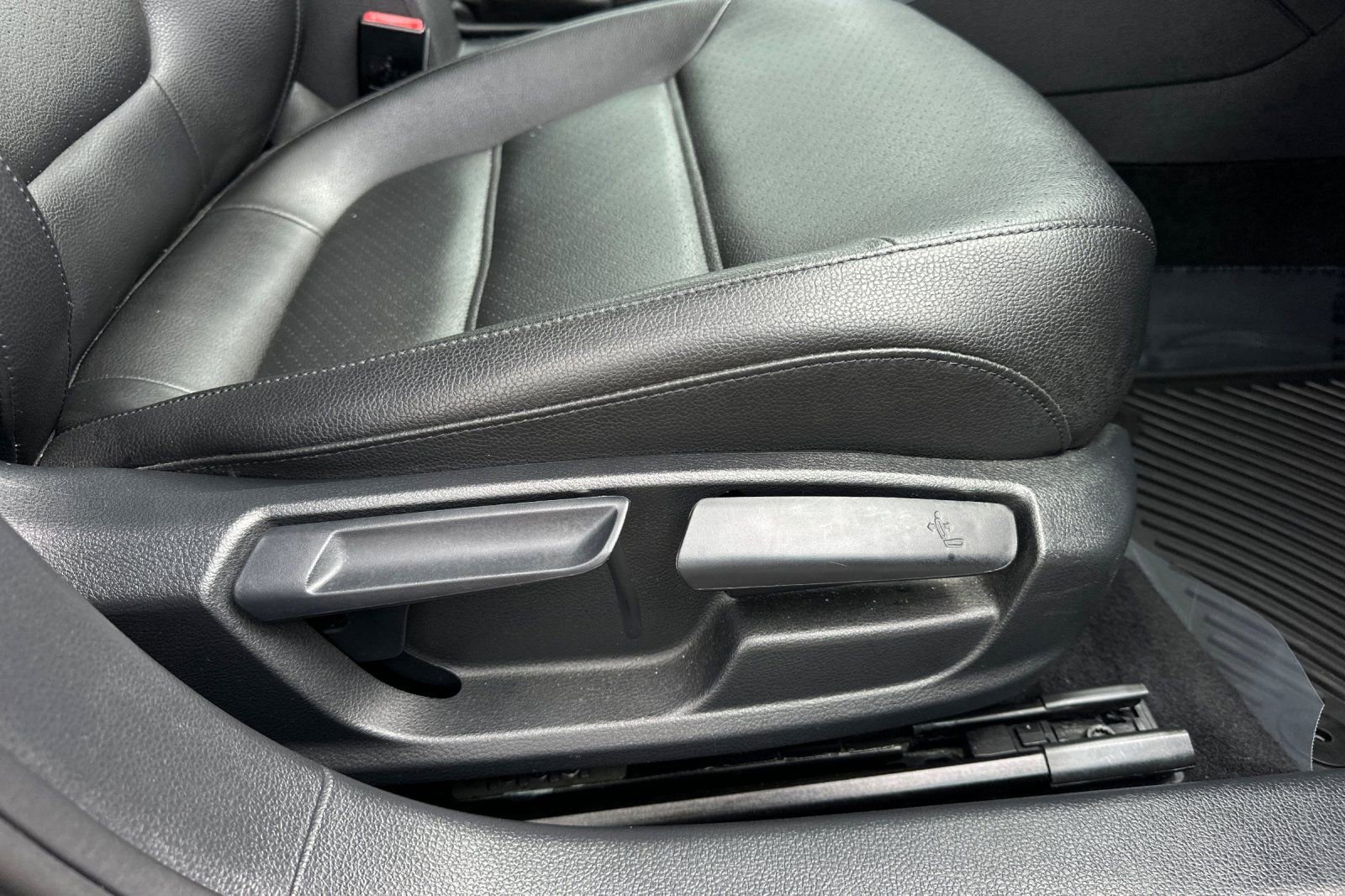 Used 2018 Volkswagen Jetta Sport FWD image 21