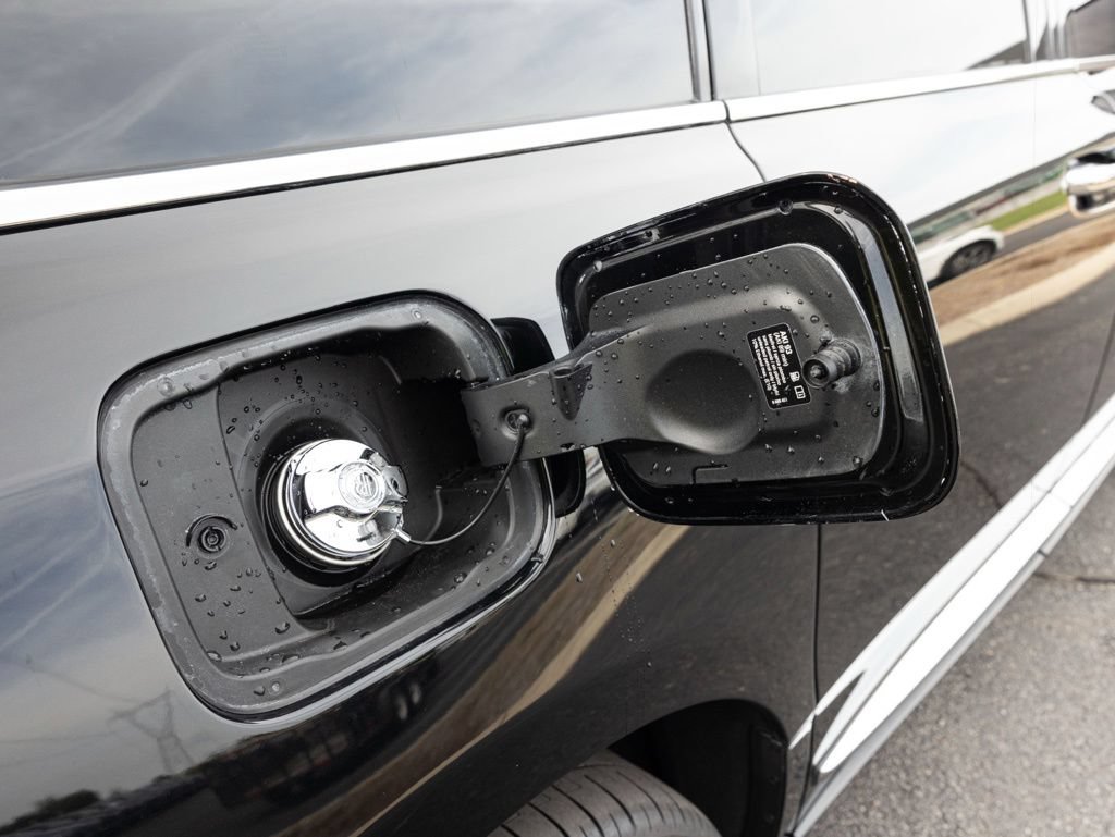 Certified 2021 Rolls-Royce Cullinan AWD/4WD image 66