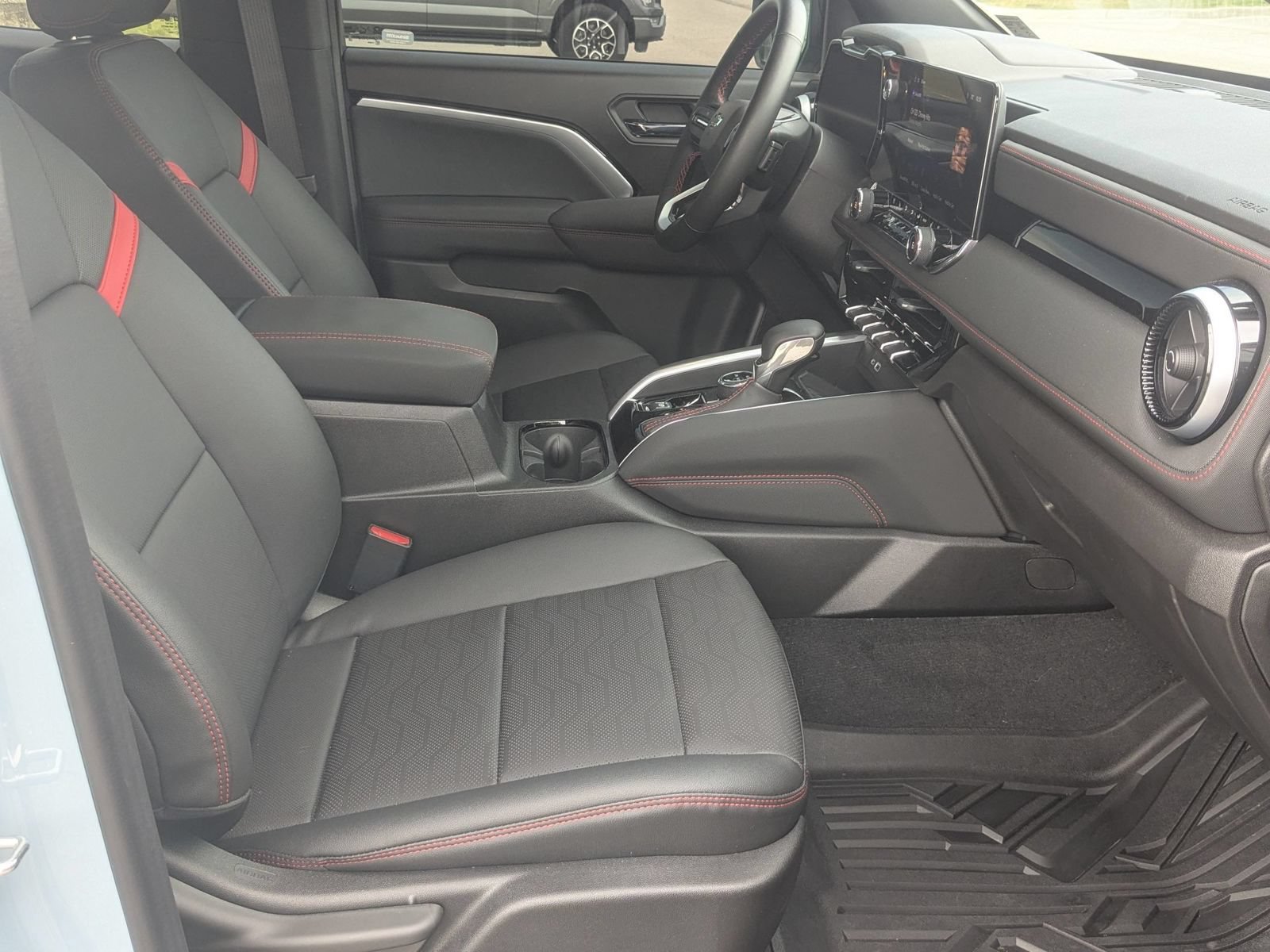 Used 2026 Chevrolet Colorado Z71 w/ Z71 Convenience Package 2 AWD/4WD image 38