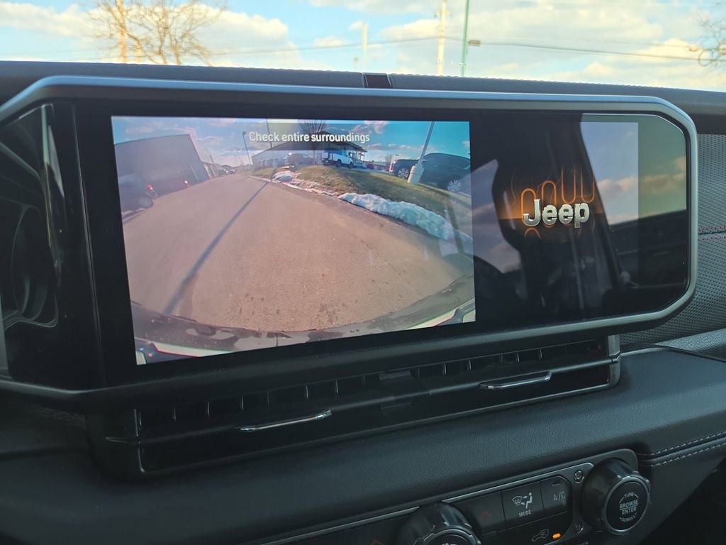 Used 2024 Jeep Wrangler Unlimited Rubicon image 18