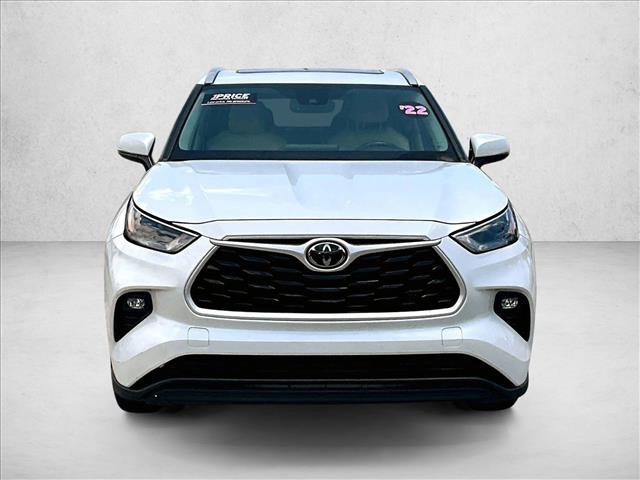 Used 2022 Toyota Highlander XLE FWD video 3