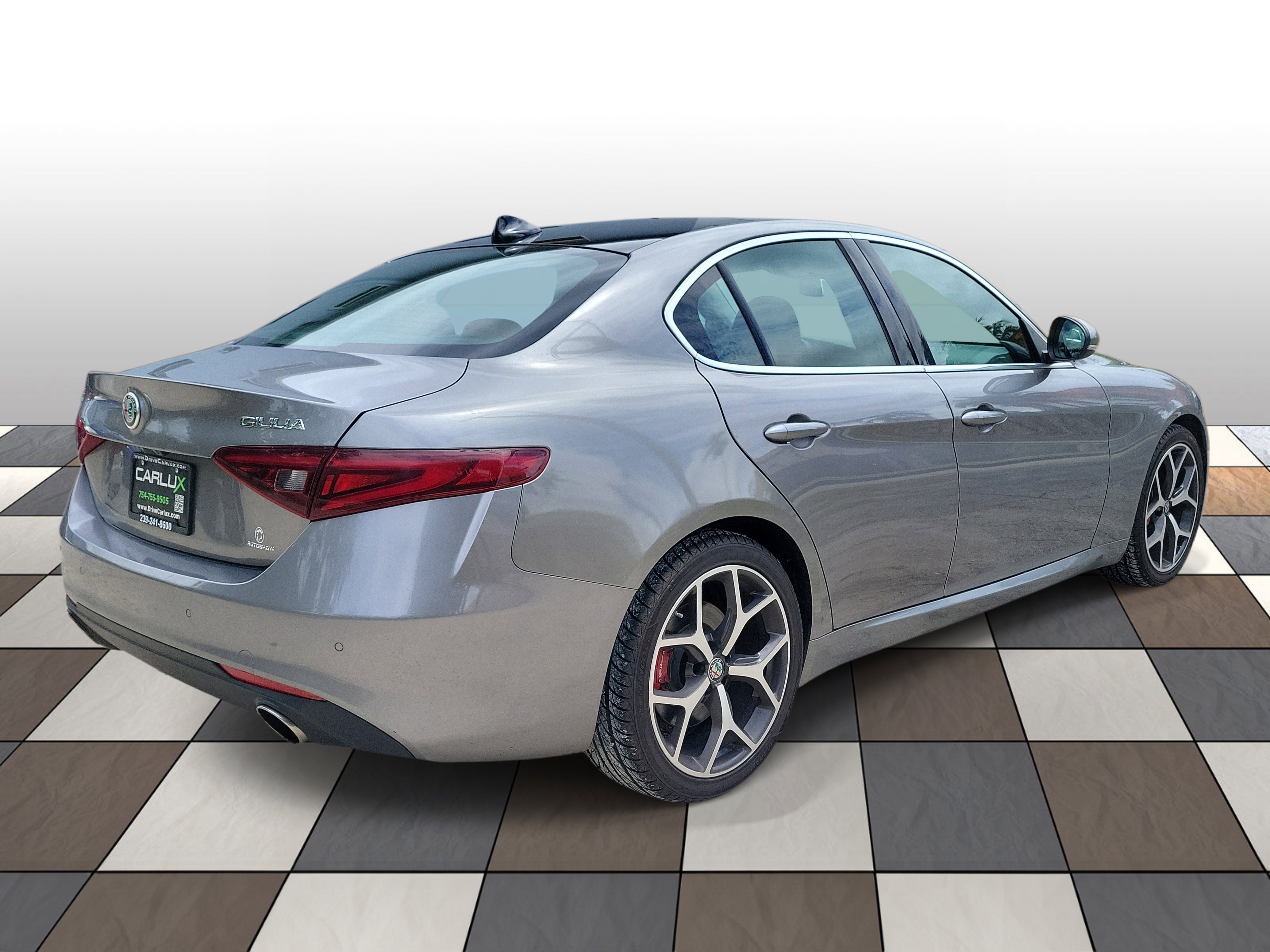 Used 2019 Alfa Romeo Giulia AWD w/ Cold Weather Package image 4