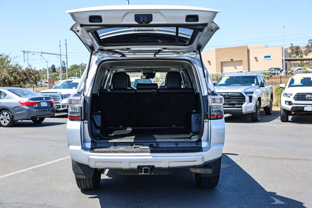 Certified 2020 Toyota 4Runner TRD Off-Road Premium w/ Moonroof Package AWD/4WD image 27
