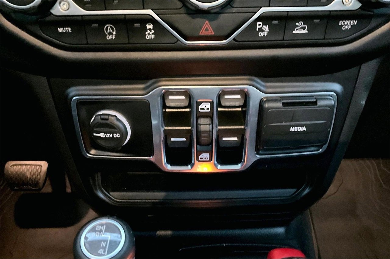 Certified 2022 Jeep Wrangler Unlimited Sahara image 16