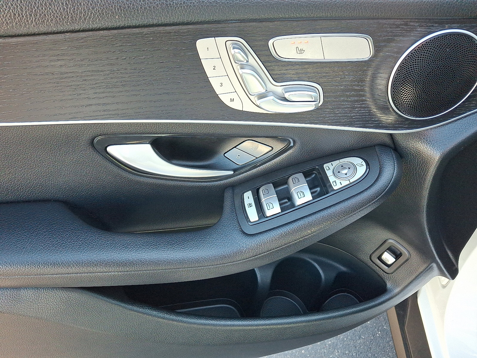 Used 2021 Mercedes-Benz GLC 300 4MATIC image 12