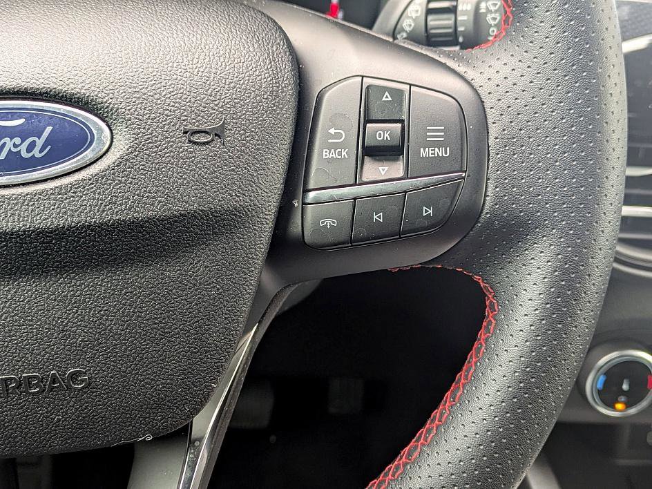 Used 2025 Ford Escape ST-Line image 18