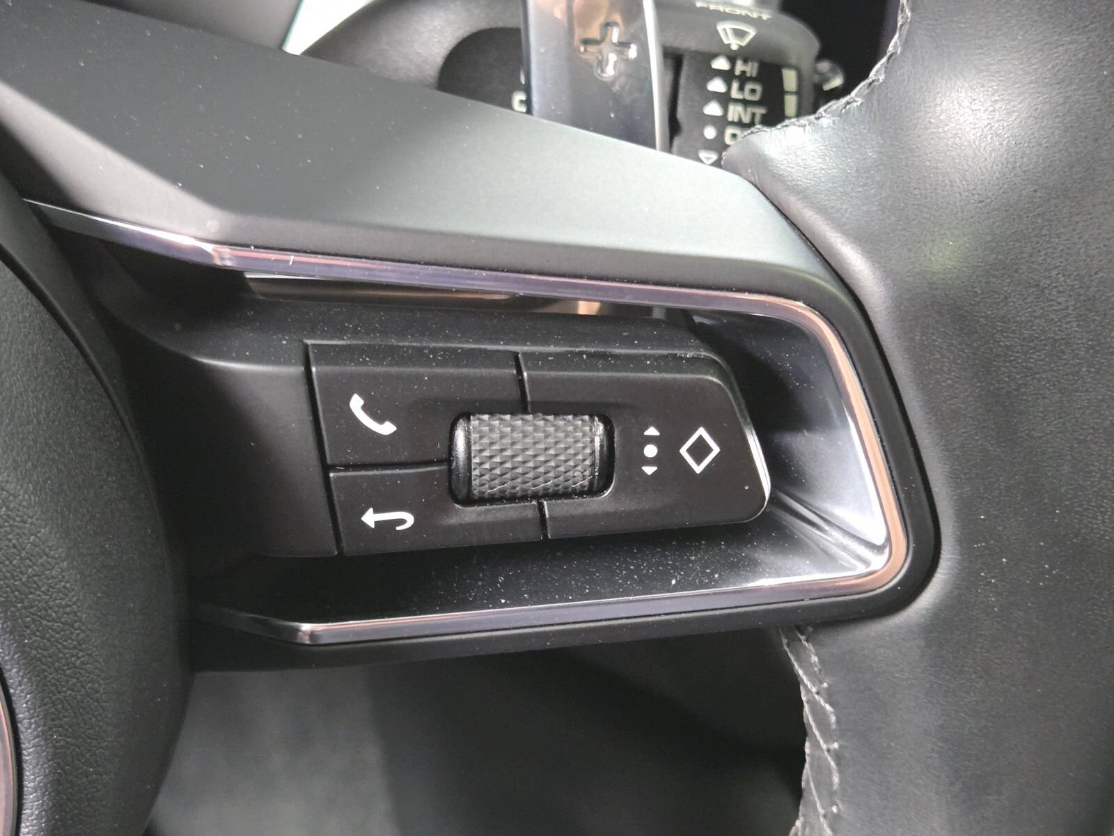 Used 2022 Porsche Macan S AWD/4WD image 24