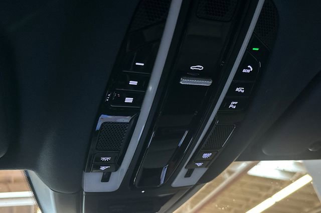 Used 2020 Porsche Cayenne S image 40