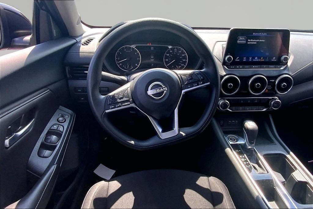 Used 2025 Nissan Sentra SV FWD image 8
