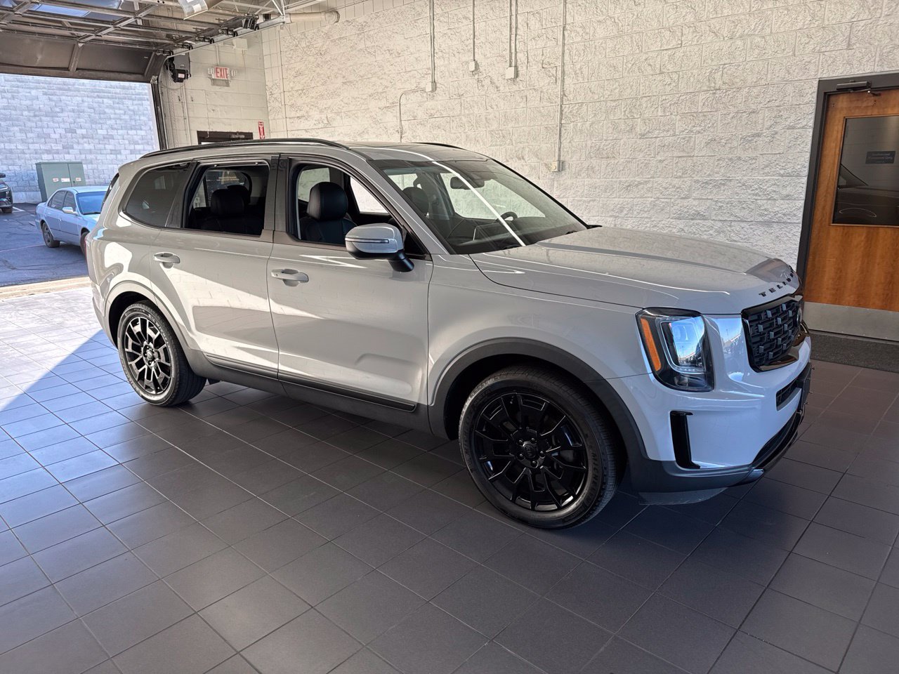 Used 2021 Kia Telluride EX w/ EX Premium Package AWD/4WD image 1