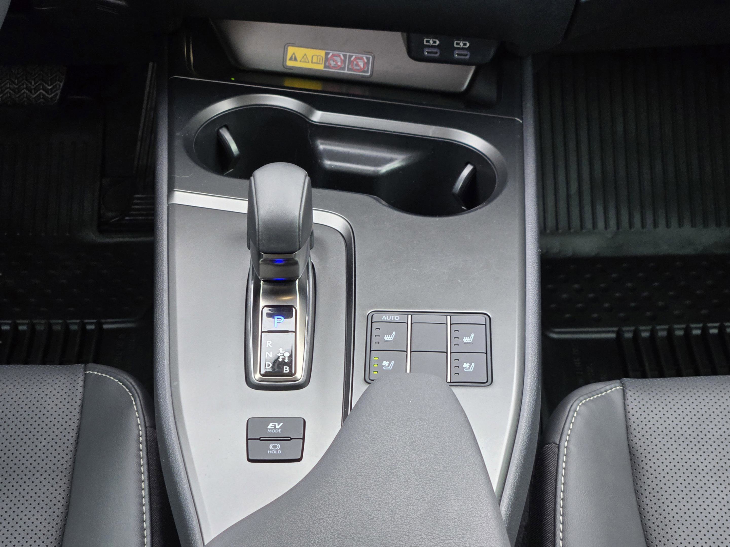 Used 2025 Lexus UX 300h FWD w/ Accessory Package (Z1) image 15