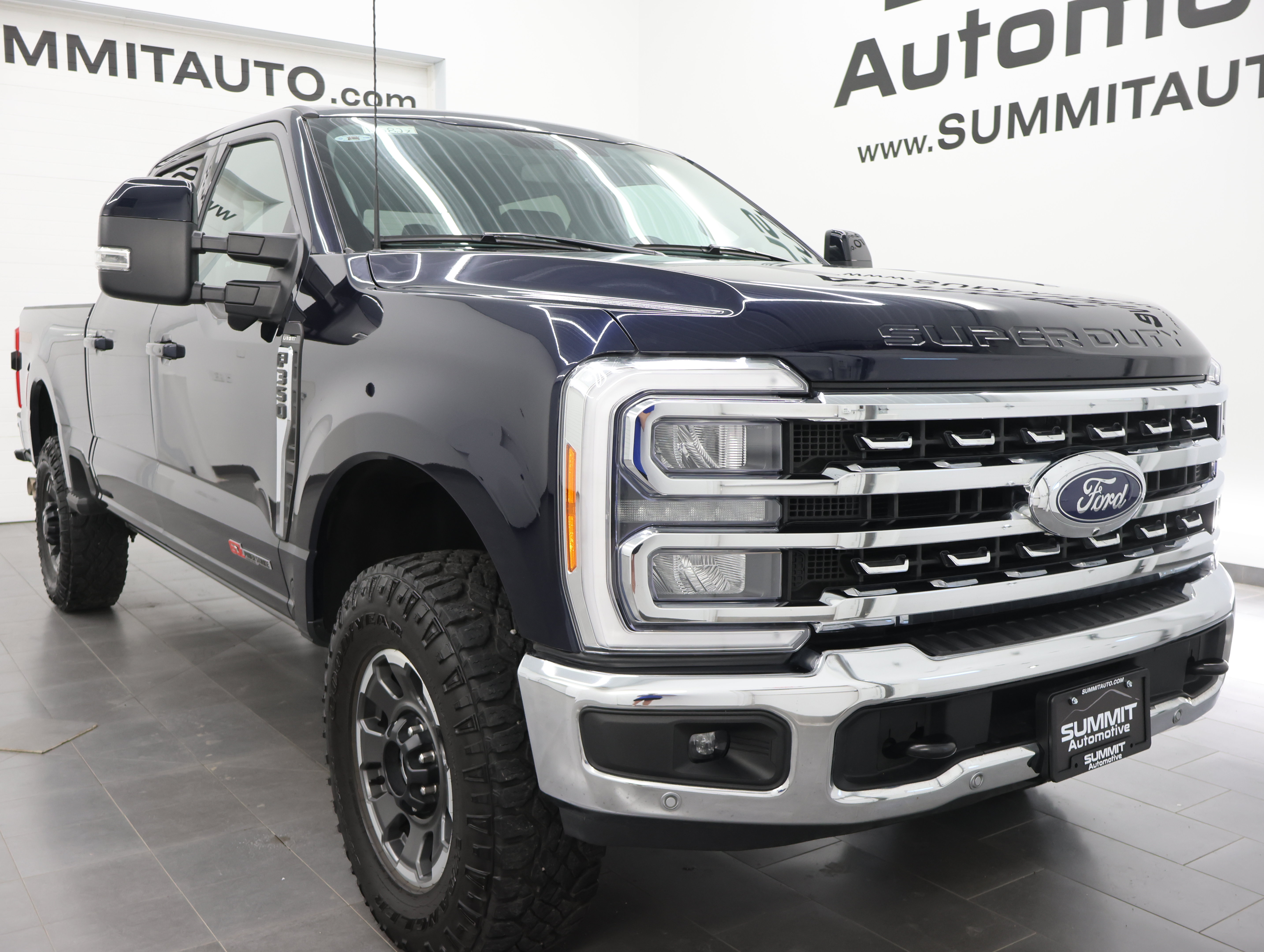 Used 2023 Ford F350 Lariat w/ Lariat Ultimate Package AWD/4WD image 2