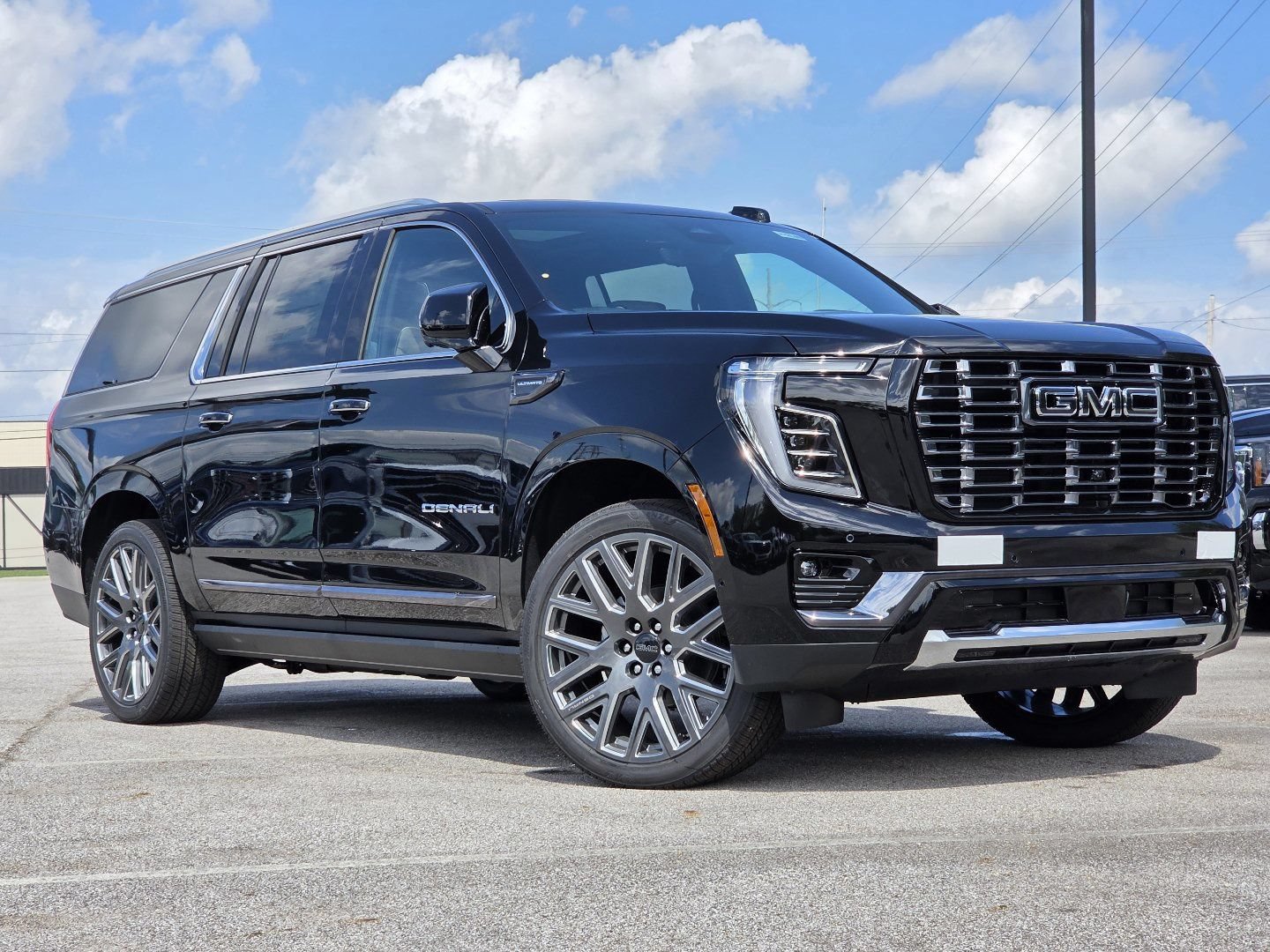 New 2026 GMC Yukon XL Denali Ultimate w/ LPO, Floor Liner Package AWD/4WD image 3