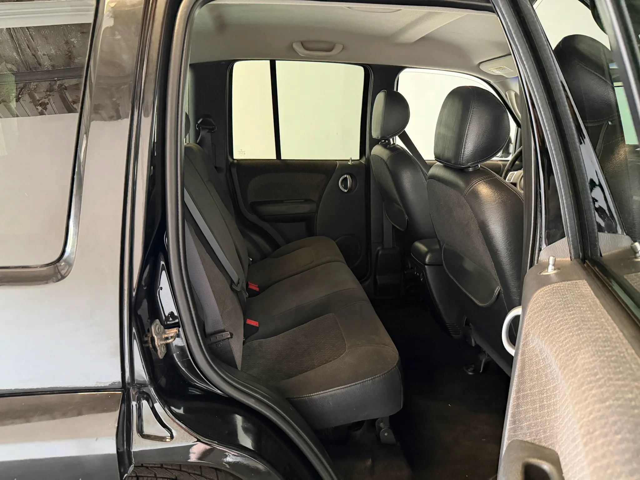 Used 2002 Jeep Liberty Limited AWD/4WD image 30