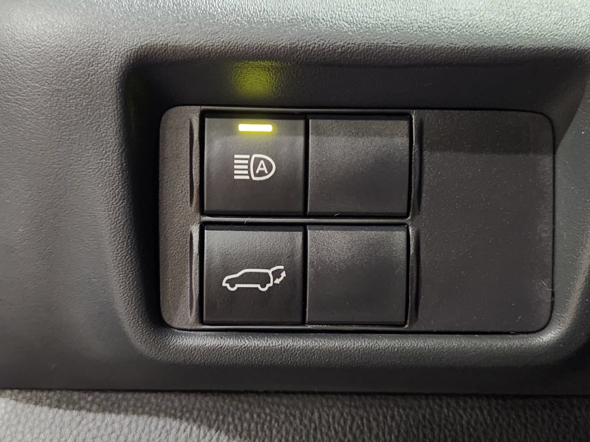 Used 2022 Toyota Highlander XLE FWD image 36