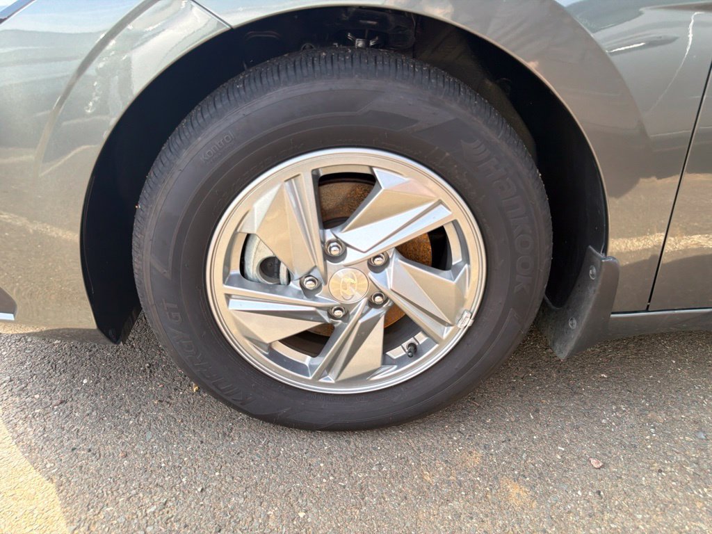 Certified 2026 Hyundai Elantra SE FWD image 5