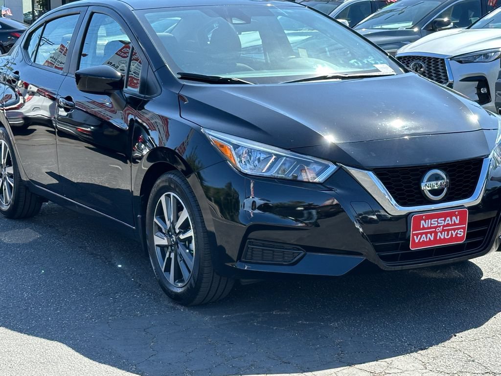 Used 2022 Nissan Versa SV w/ Trunk Package FWD image 11