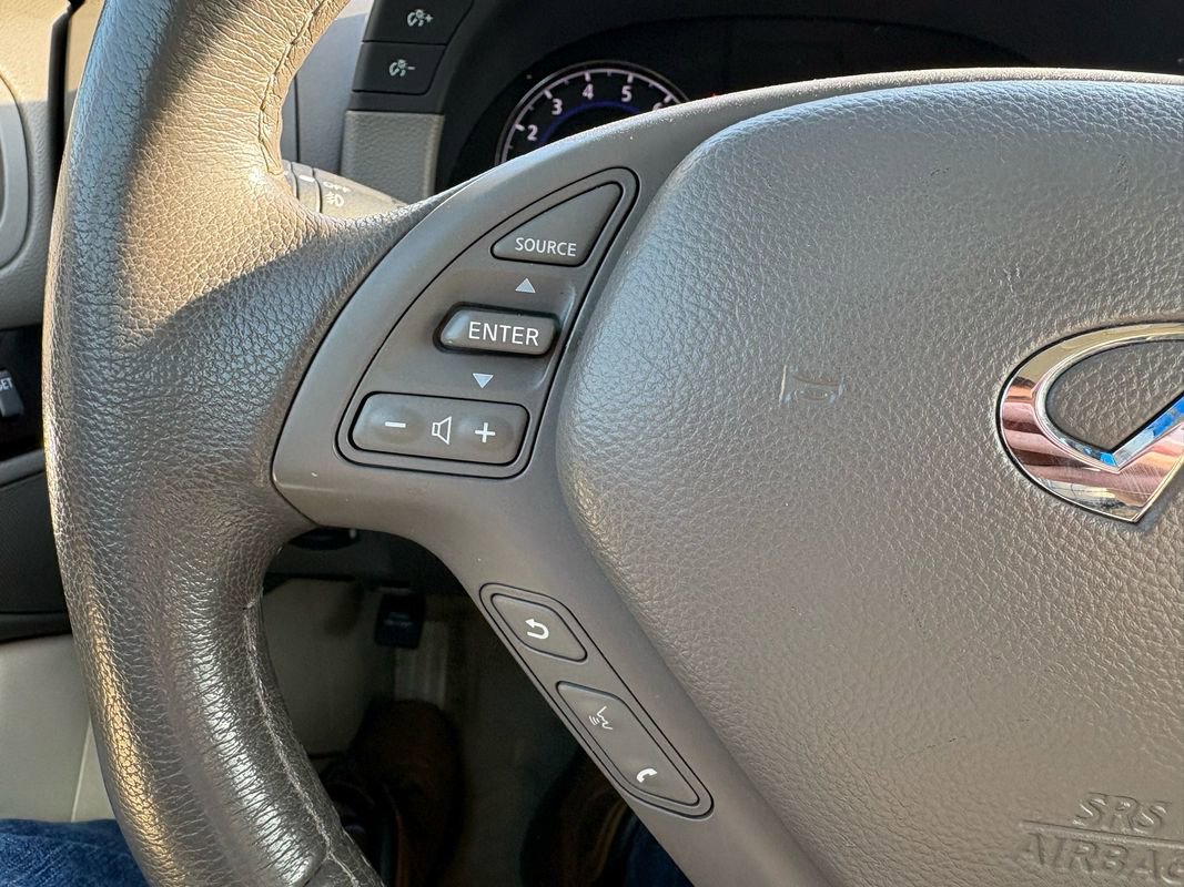 Used 2014 INFINITI Q60 Convertible w/ Premium Package image 21