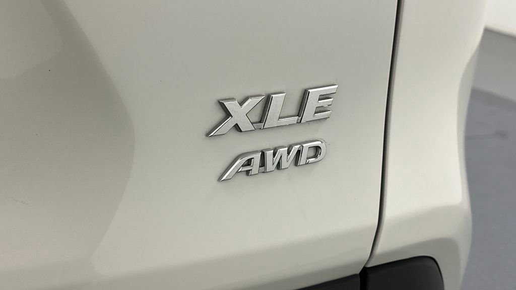 Used 2022 Toyota RAV4 XLE Premium AWD/4WD image 20