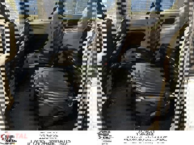 Used 2024 Chrysler Pacifica Touring-L image 21