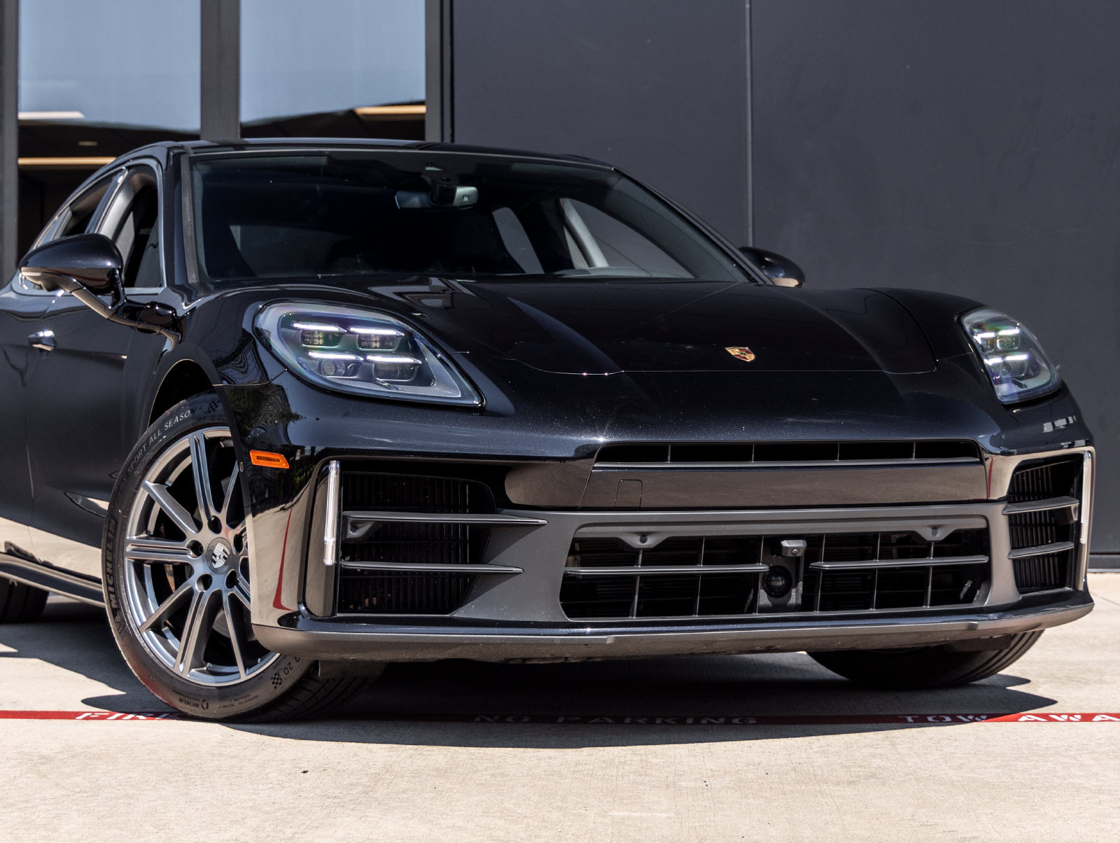Certified 2025 Porsche Panamera image 9