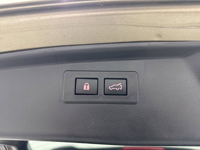 Used 2020 Subaru Outback Touring w/ Popular Package #2 image 28