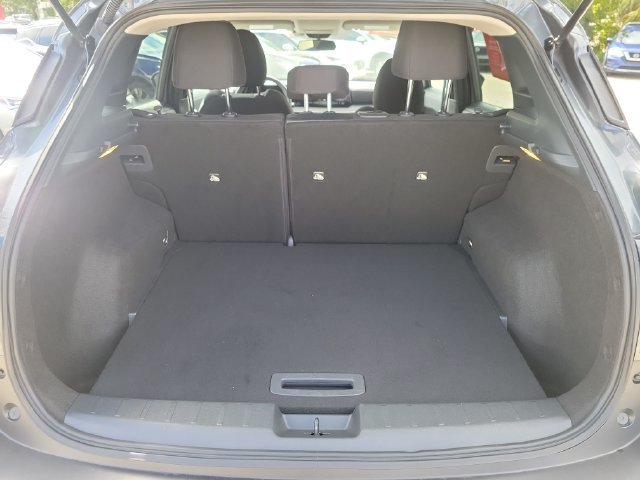 Certified 2025 Nissan Kicks SV FWD image 9