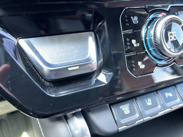 Certified 2025 GMC Sierra 3500 Denali Ultimate AWD/4WD image 17