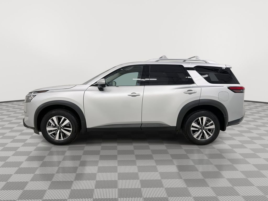 Certified 2025 Nissan Pathfinder SL w/ Cargo Package AWD/4WD image 7