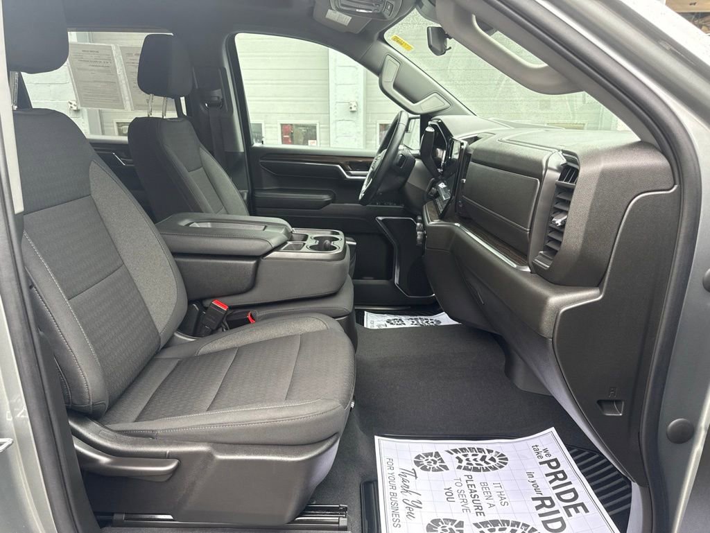 Used 2023 Chevrolet Silverado 1500 LT AWD/4WD image 12