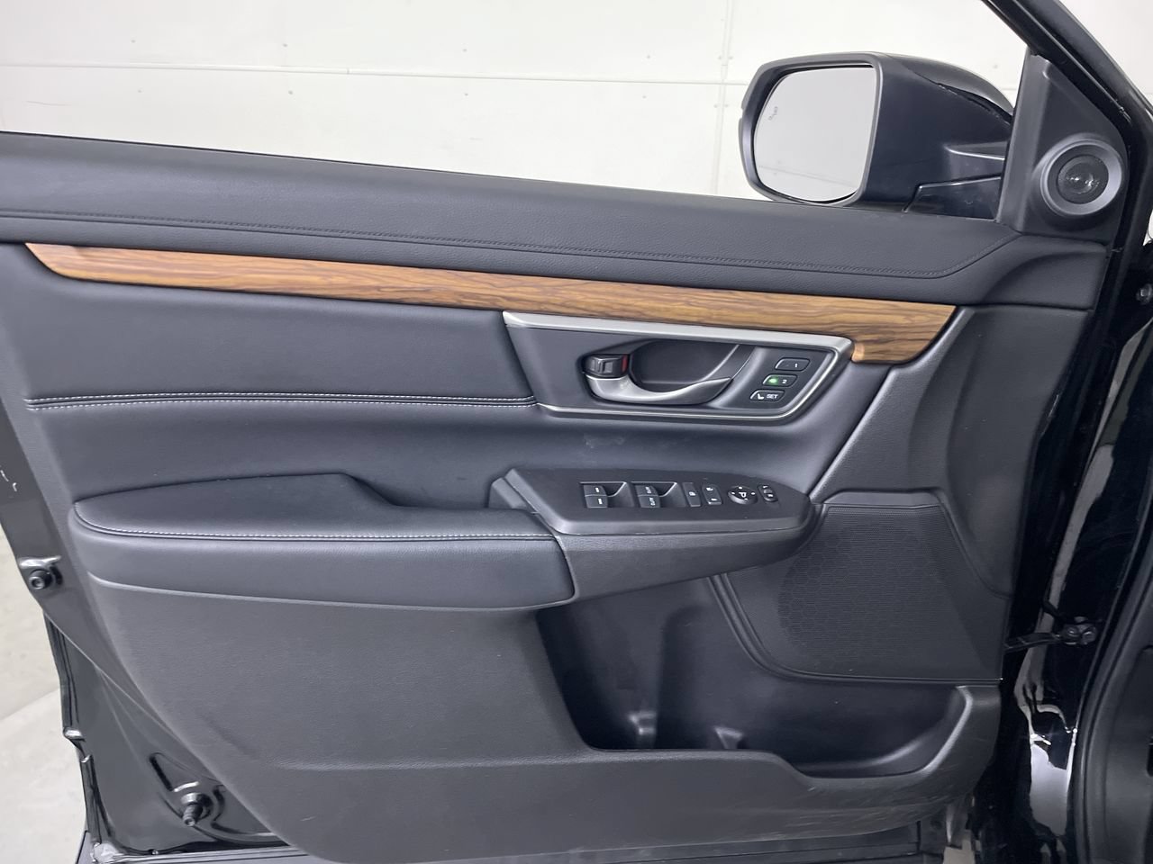 Used 2019 Honda CR-V Touring image 10