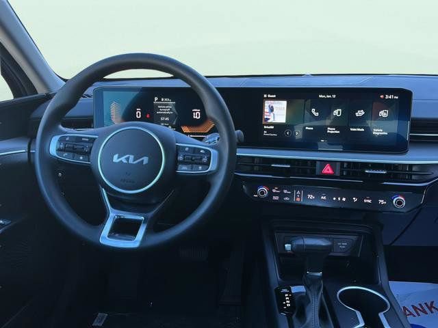 New 2026 Kia K5 LXS image 10