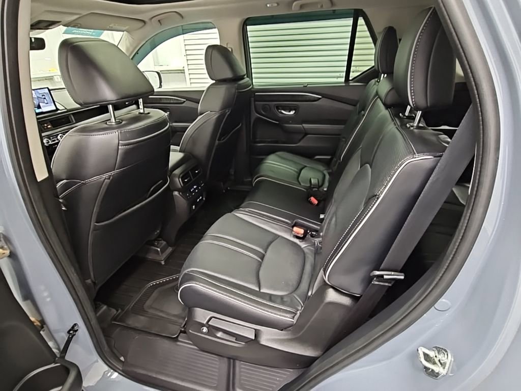 Used 2023 Honda Pilot Elite image 34