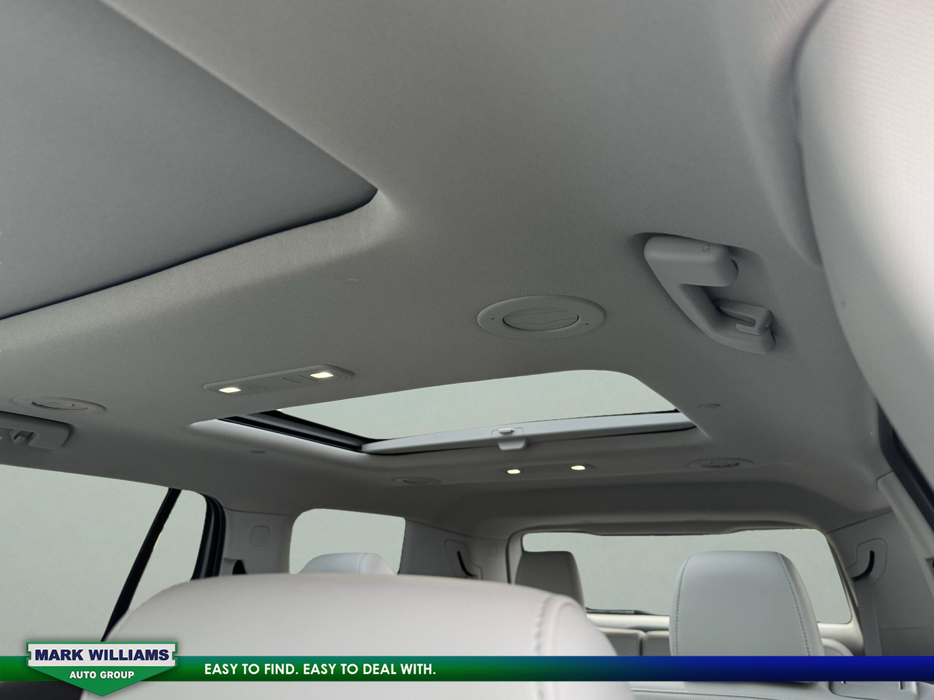 Used 2021 GMC Acadia SLT w/ LPO, Floor Liner Package image 24