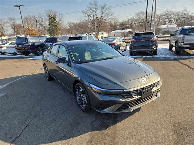 Certified 2025 Hyundai Elantra SEL image 4