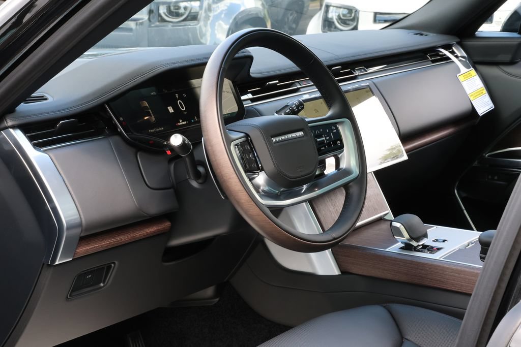 New 2026 Land Rover Range Rover Long Wheelbase SE AWD/4WD image 7