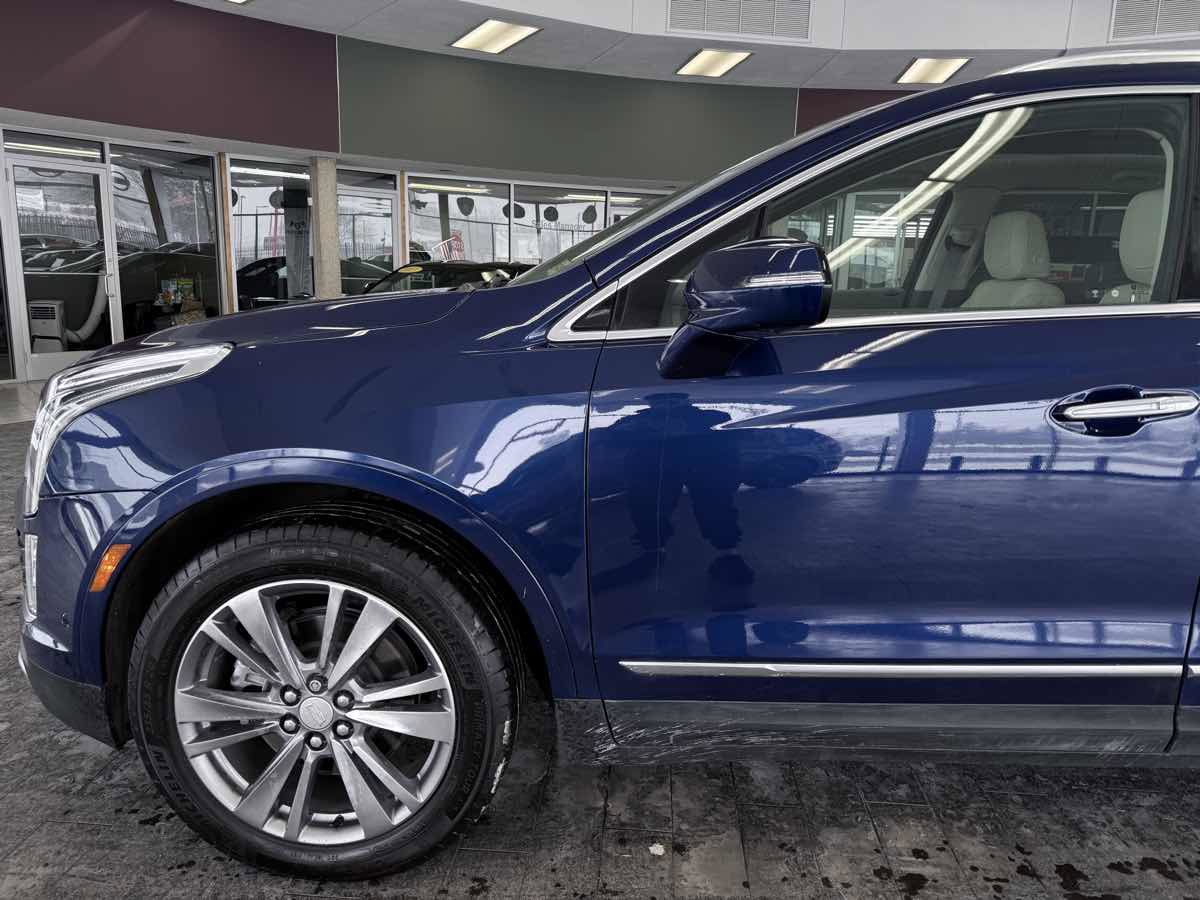 Used 2025 Cadillac XT5 Premium Luxury w/ Technology Package image 14