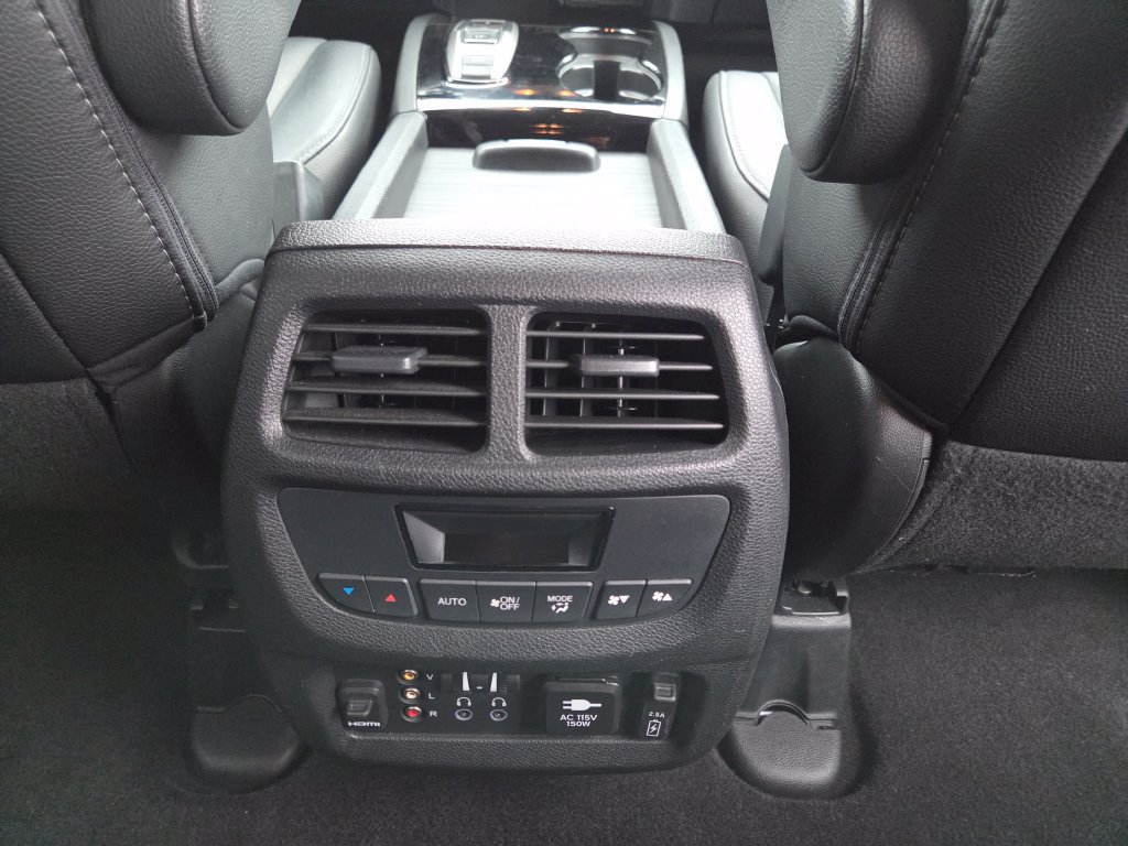 Used 2016 Honda Pilot Touring image 36