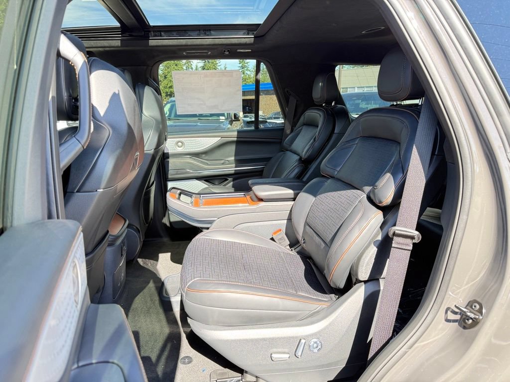 New 2027 Lincoln Navigator Black Label AWD/4WD image 11