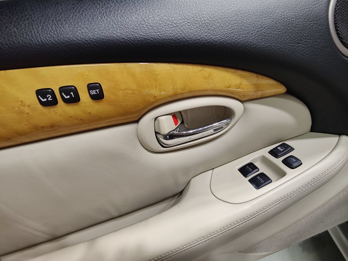 Used 2002 Lexus SC 430 Convertible RWD image 23