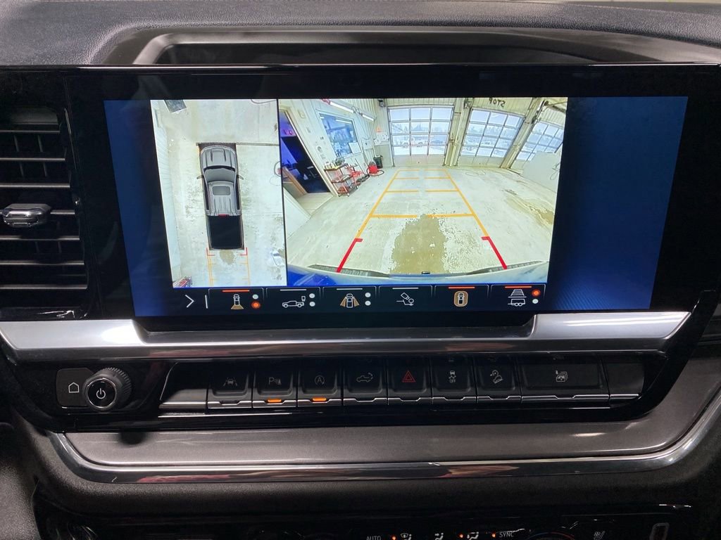 Used 2024 Chevrolet Silverado 1500 High Country w/ Technology Package image 27