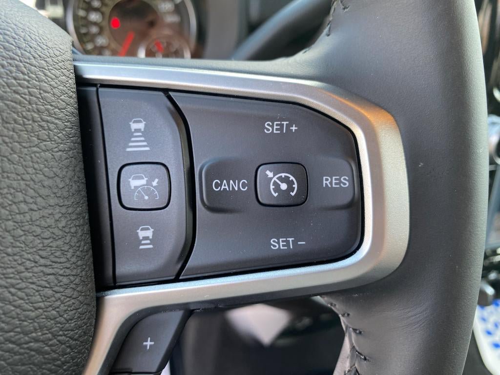 New 2024 RAM 2500 Tradesman w/ Safety Group AWD/4WD image 17
