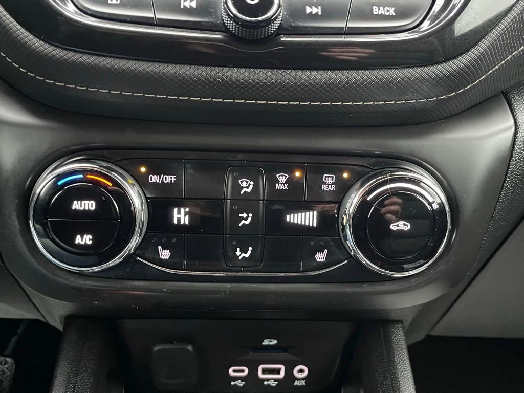 Used 2021 Chevrolet TrailBlazer ACTIV w/ Technology Package image 32