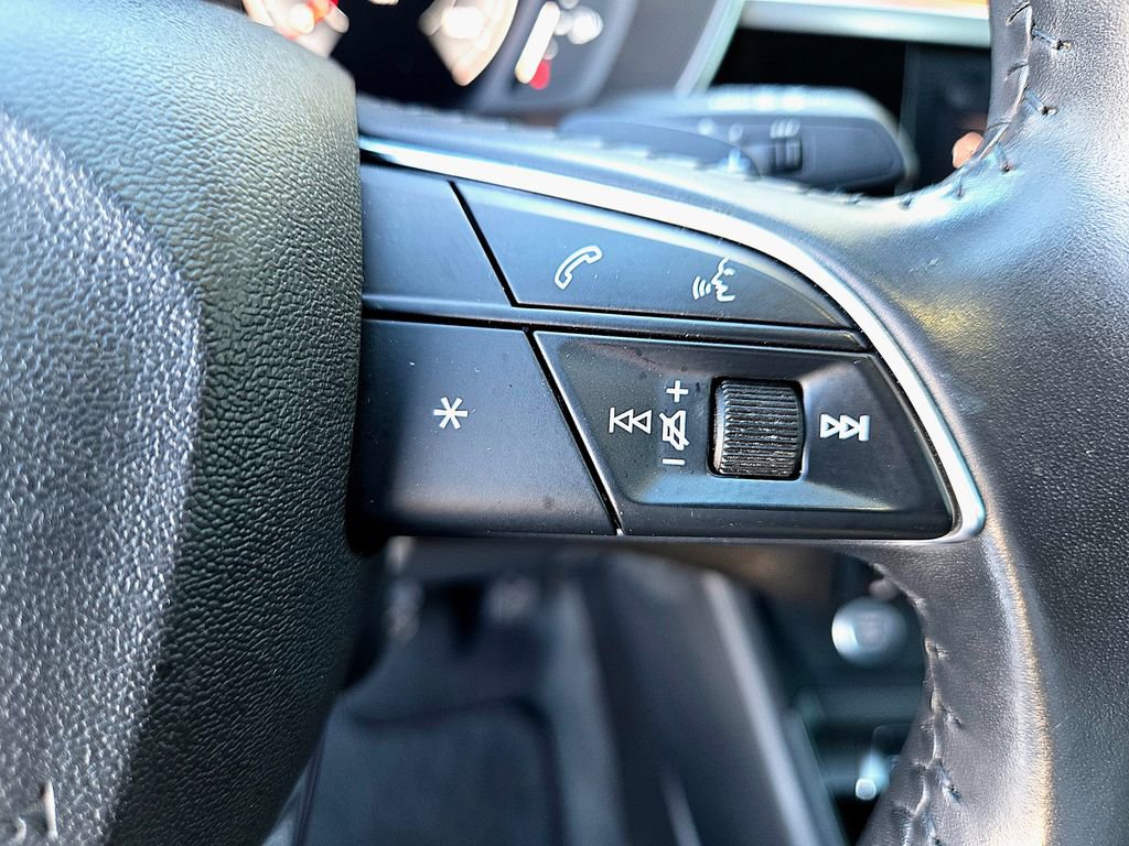 Used 2020 Audi Q3 2.0T Prestige w/ Prestige Package image 13