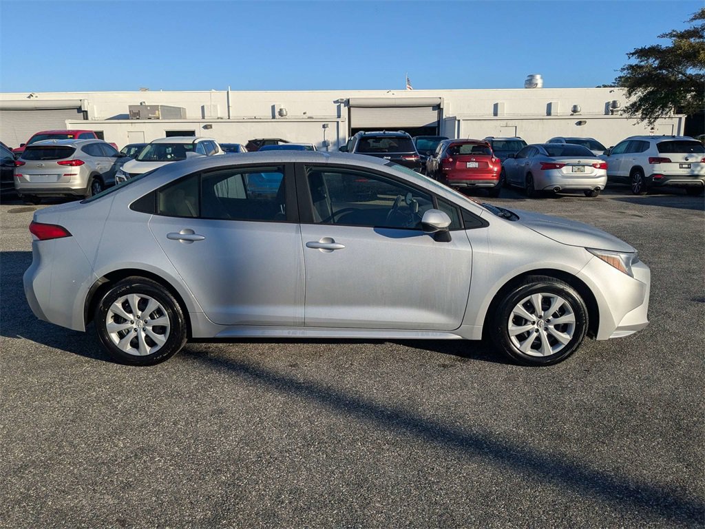 Used 2025 Toyota Corolla LE image 3